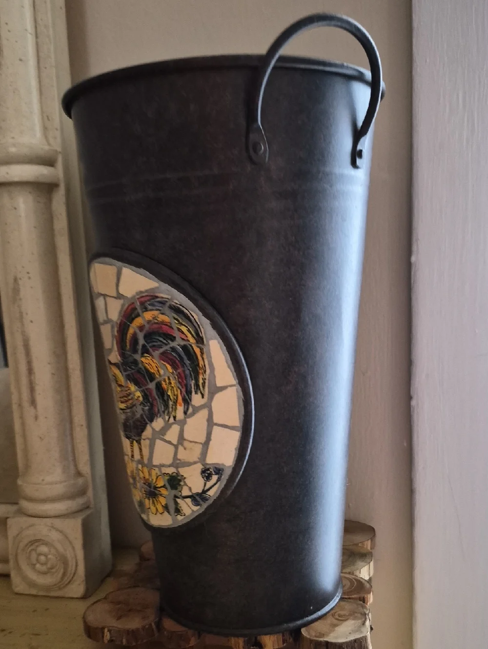 Vintage Rustic Metal Mosaic pique assiette Rooster Farmhouse Vase Tin